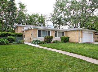 806 S Albert St, Mount Prospect, IL 60056