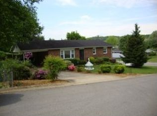 1 Dewberry Cir, Johnson City, TN 37604