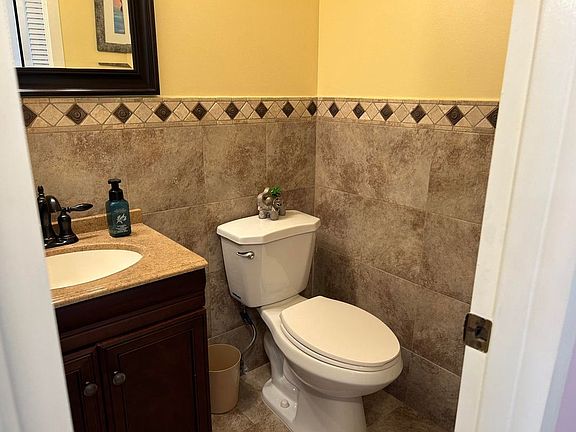 3rd image of 3070 Cornwall D #3070-D