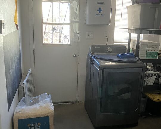 4th image of 943 H St