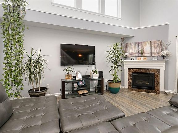 3rd image of 11855 Bellhaven Dr