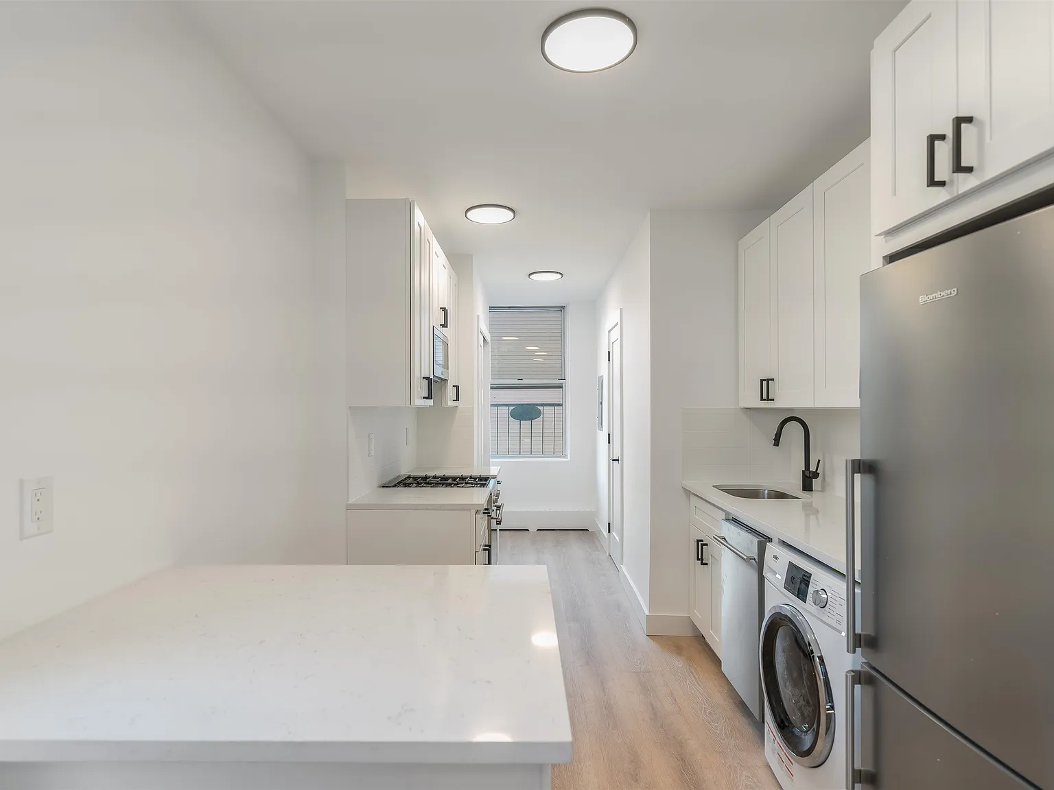 1 bed, 1.0 bath, $3,370 — Photo 3
