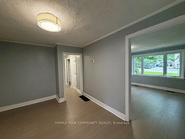 220 Ruggles Ave — Photo 9