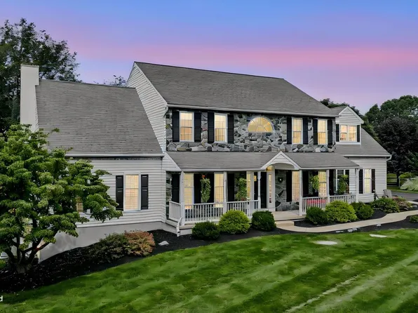 107 Stonegate Dr, Landenberg, PA 19350