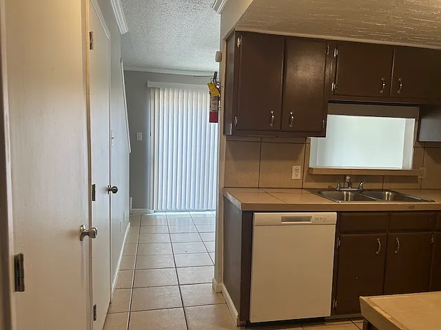 Bowmanor Garden Apartments — Photo 48
