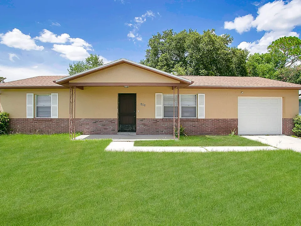 405 Long Dr