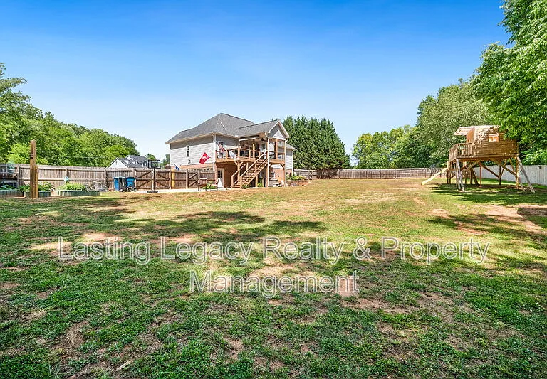 187 Marbrook Dr — Photo 51