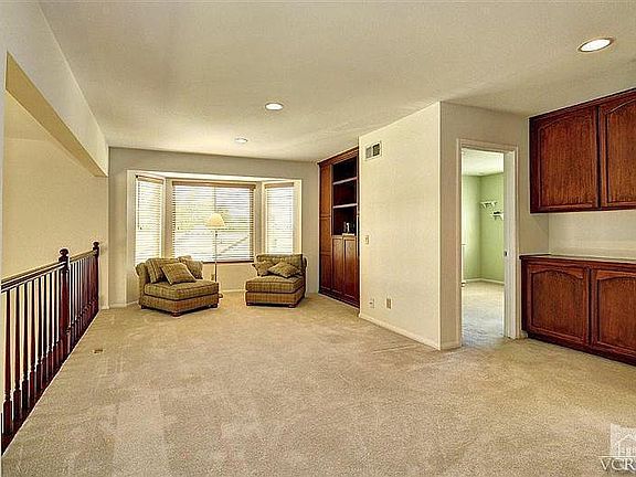 3rd image of 1441 Forest Knoll Dr