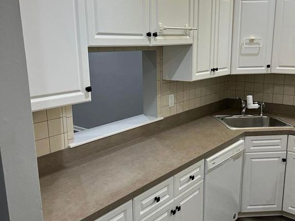 5th image of 254 Bromley Pl #254
