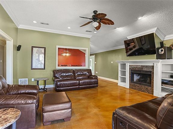 3rd image of 2591 Schwegmann Dr