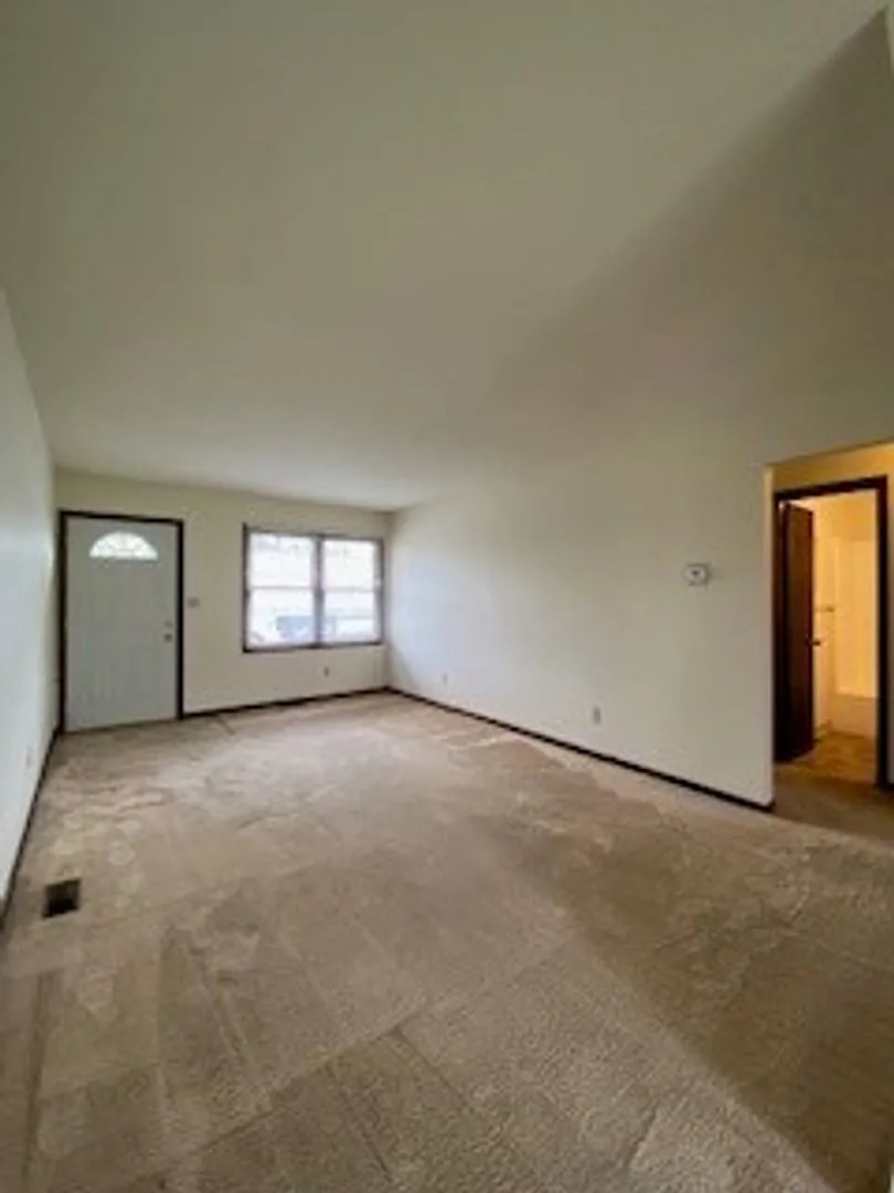 Building Photo - 1308 County Road 6 E
