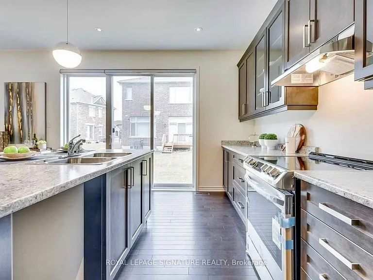 953 Logan Dr — Photo 6