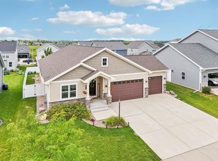 927 Skylark Ln, Deforest, WI 53532