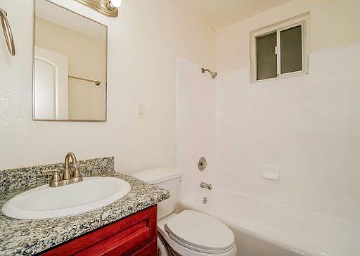 5th image of 2125 Winafred St