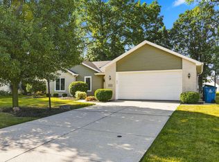 1225 Ashville Dr, Huntertown, IN 46748