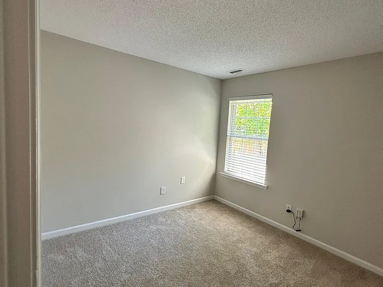 121 Cabana Dr — Photo 1