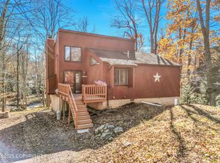 270 Trout Creek Dr, Pocono Lake, PA
