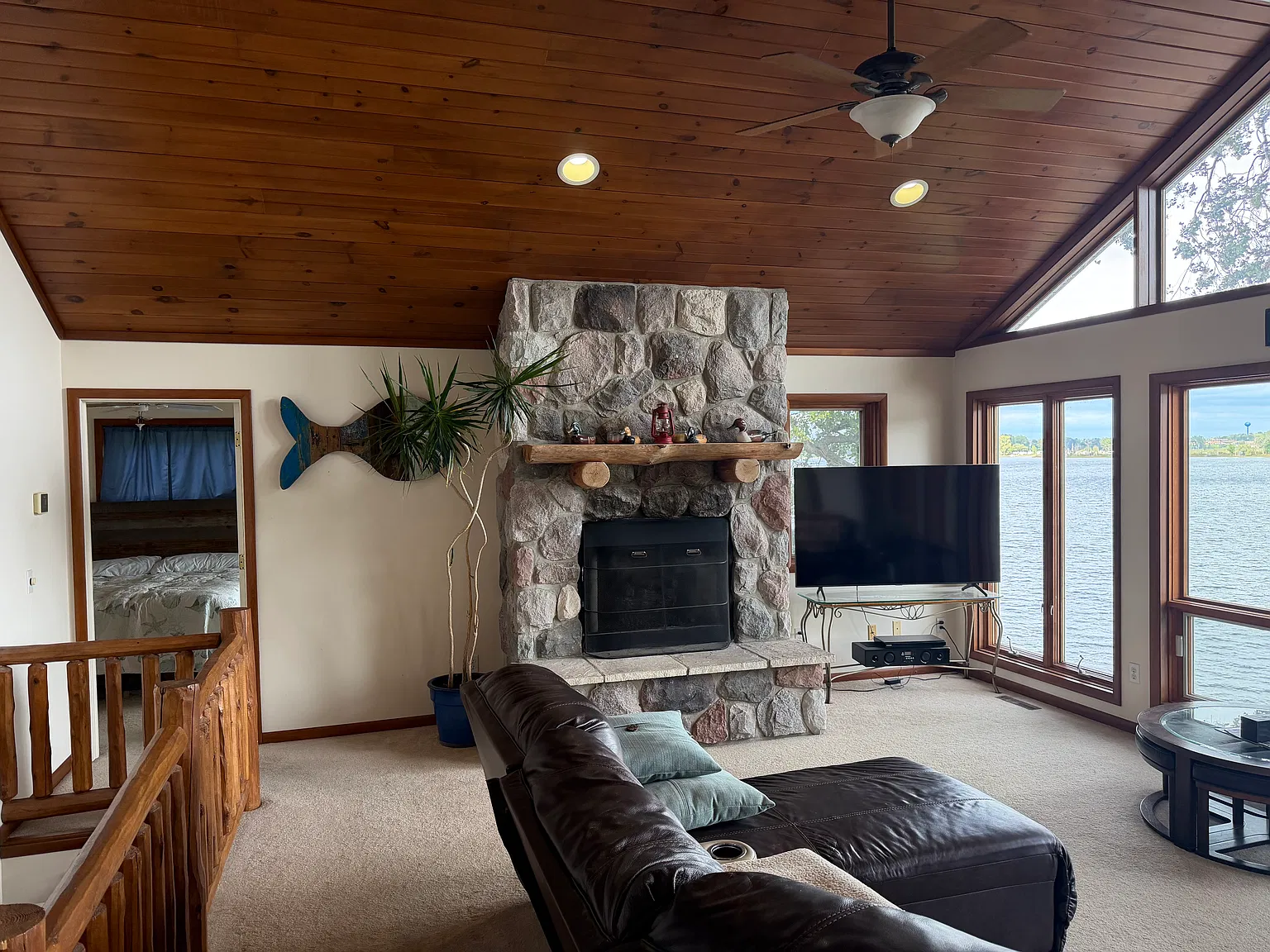11437 Oak Dr — Photo 3
