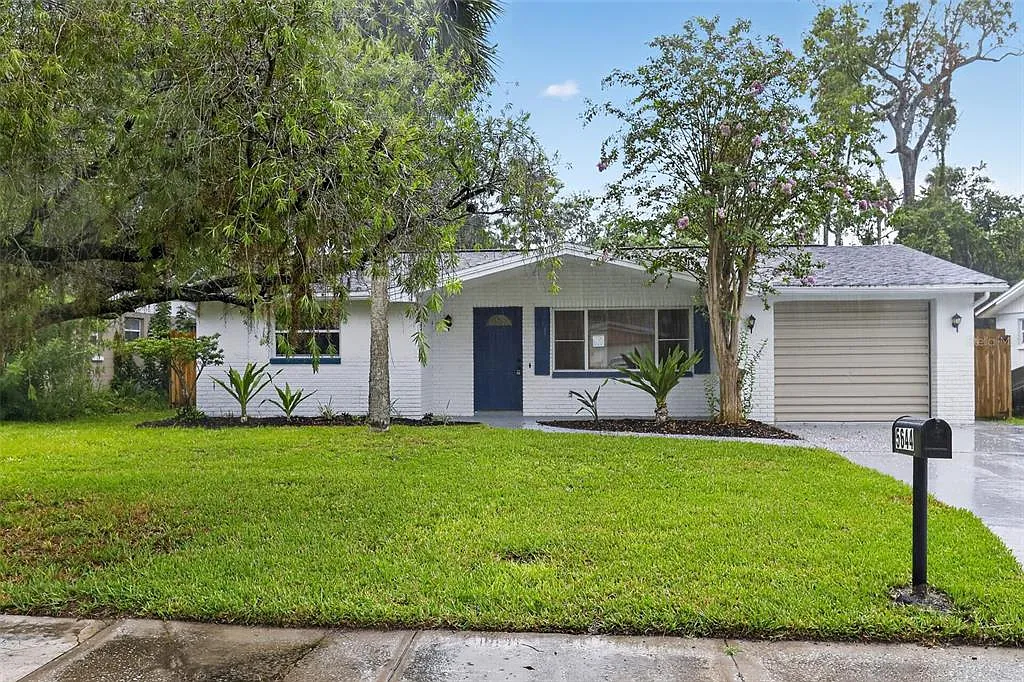 3 bed, 2.0 bath, 1284 sqft, $1,950 — Photo 1