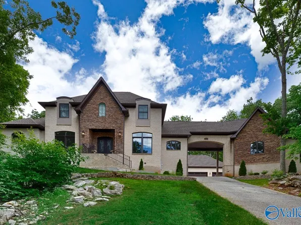 2607 Grande Woods Dr SE, Owens Cross Roads, AL 35763