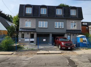 137 Peter St, Hamilton, ON L8R1T7