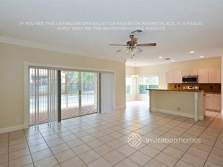 8556 NW 57th Dr — Photo 7
