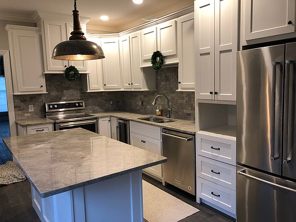 Kitchen newly renovated in 2019 with all new appliances. Microwave included but not shown in pic