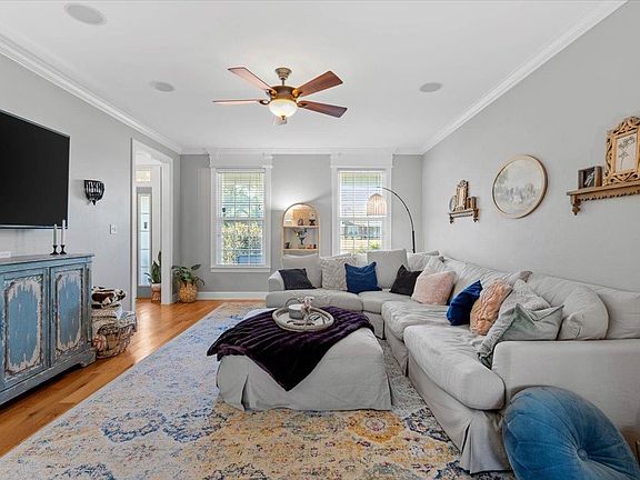 4th image of 1758 Vineyard Way