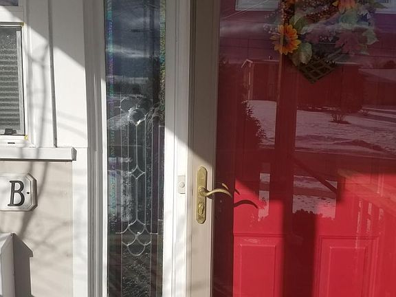3rd image of 9758B 8th St