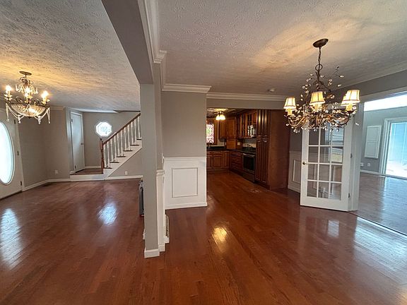 3rd image of 868 Iredell St