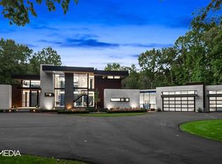 4550 Hunter Creek Ln, Rochester, MI 48306