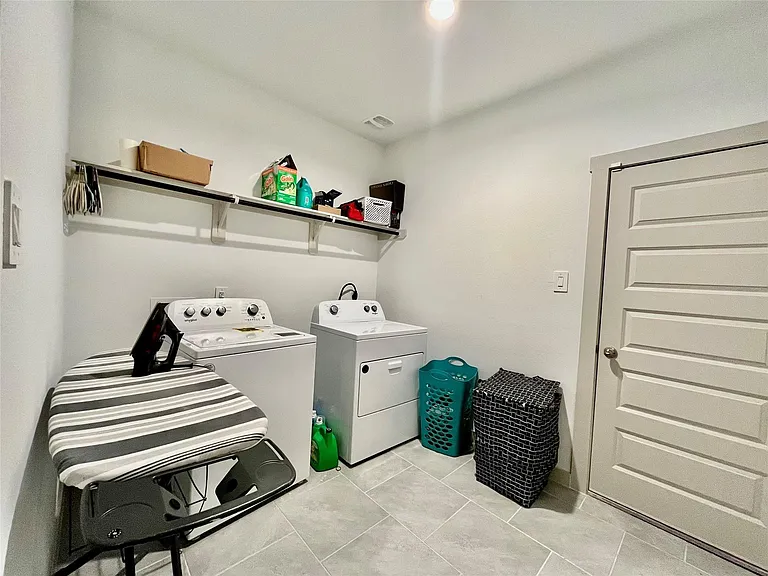 3563 Finn Landing Ln — Photo 24