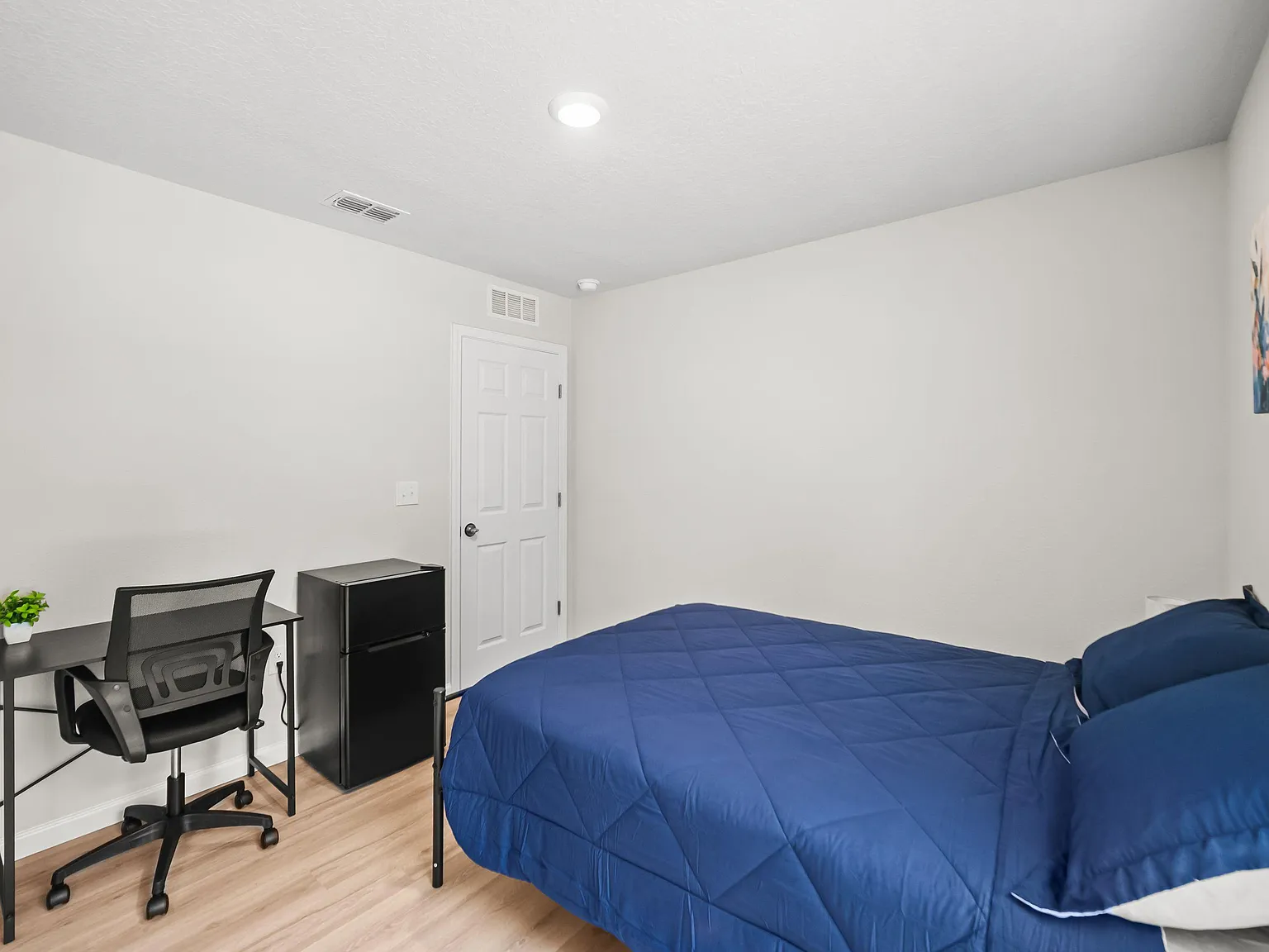 4 bed, 7.0 bath, 1784 sqft, $1,009 — Photo 3