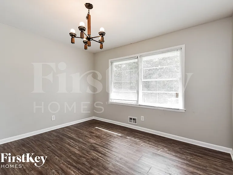 2032 Twin Falls Rd — Photo 7