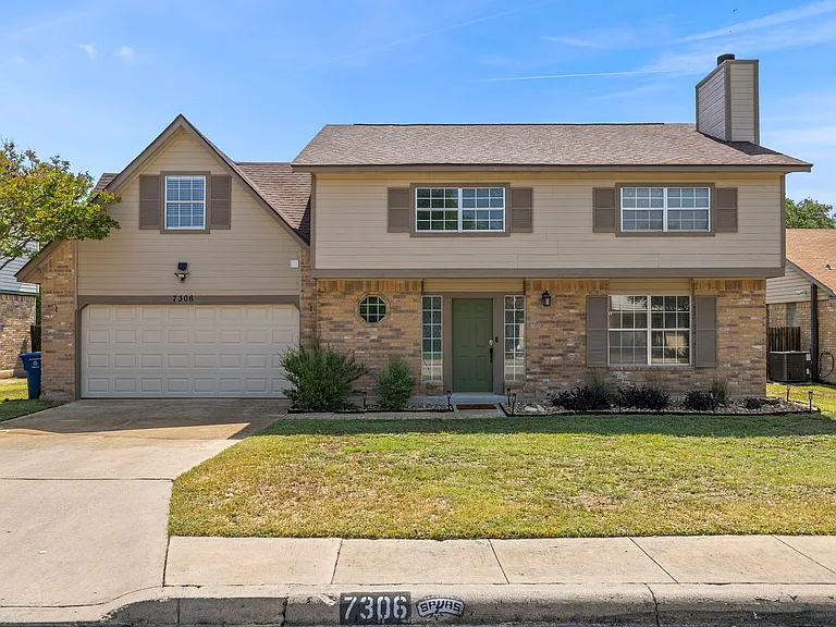 7306 Park Trl W — Photo 2