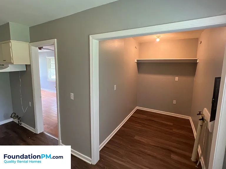 2324 Slocum Ave — Photo 8