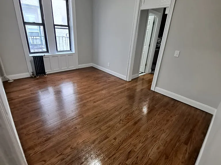 39-31 24th St #7 — Photo 3