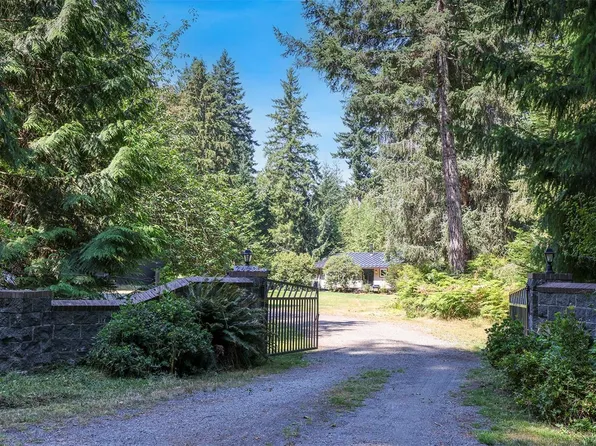 2400 Clark Rd, Comox Valley, BC V9J 1T1
