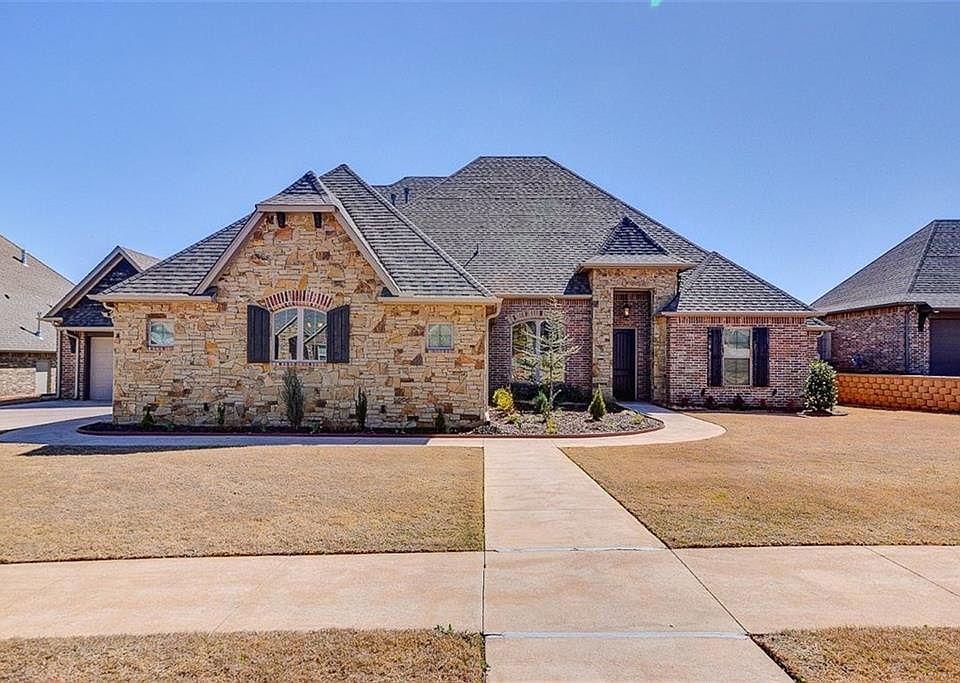 1st image of 15500 Colonia Bella Dr