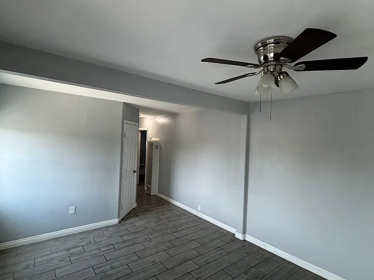 2300 Lake St — Photo 7