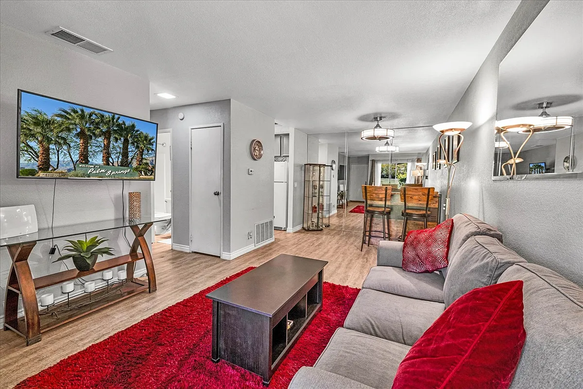 1 bed, 589 sqft, $1,300 — Photo 1