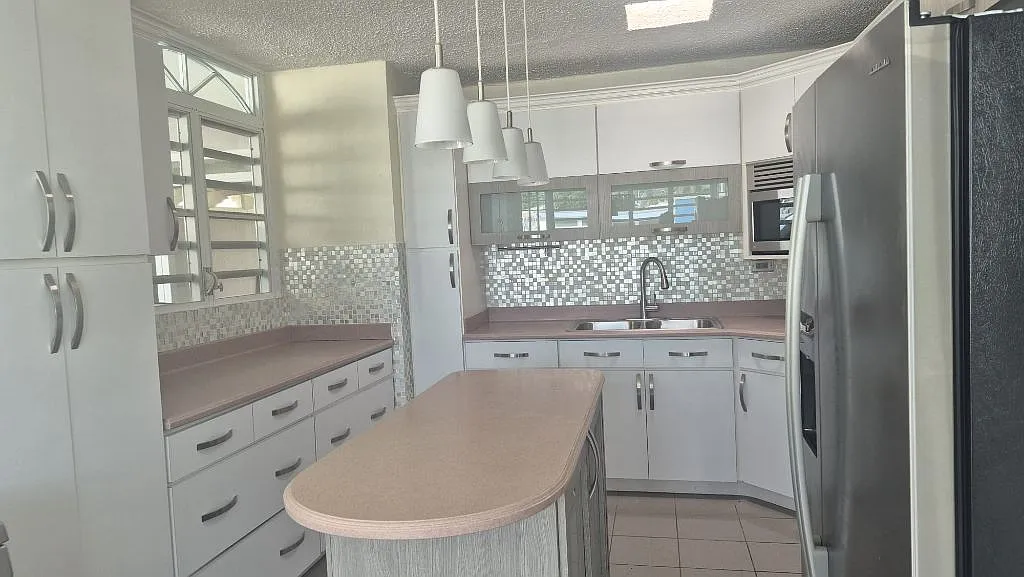 4 bed, 2.0 bath, 1500 sqft, $2,100 — Photo 2