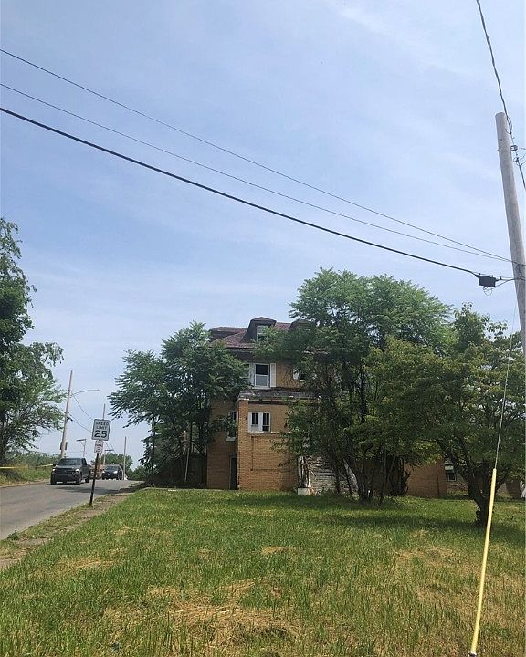 2nd image of 487 Harmony Ave