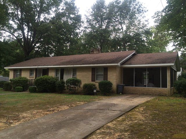 1st image of 403 Vivian St