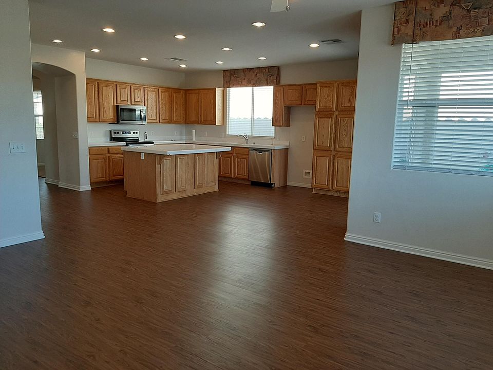 Family Room looking into kitchen/nook