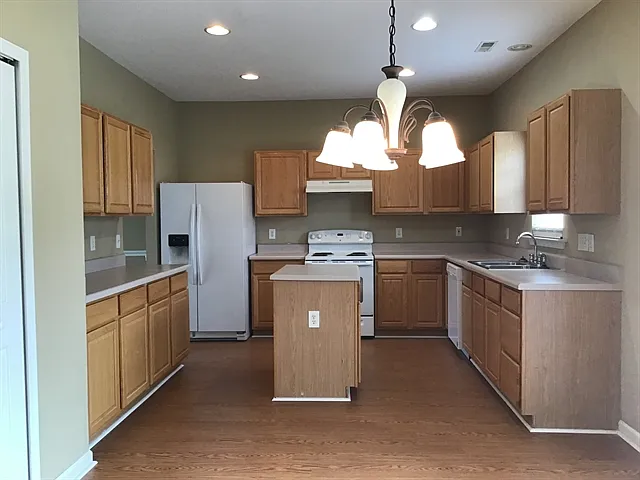 107 Sentinel Ct — Photo 2