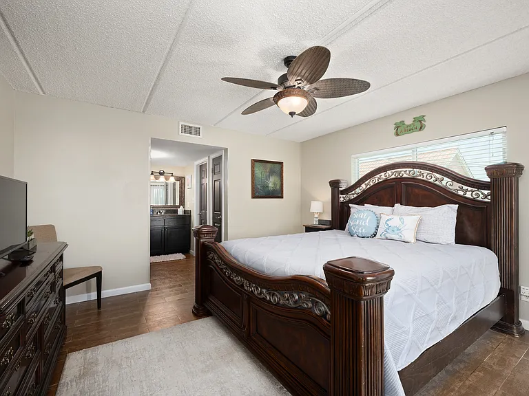 132 E Gardenia St #6 — Photo 10