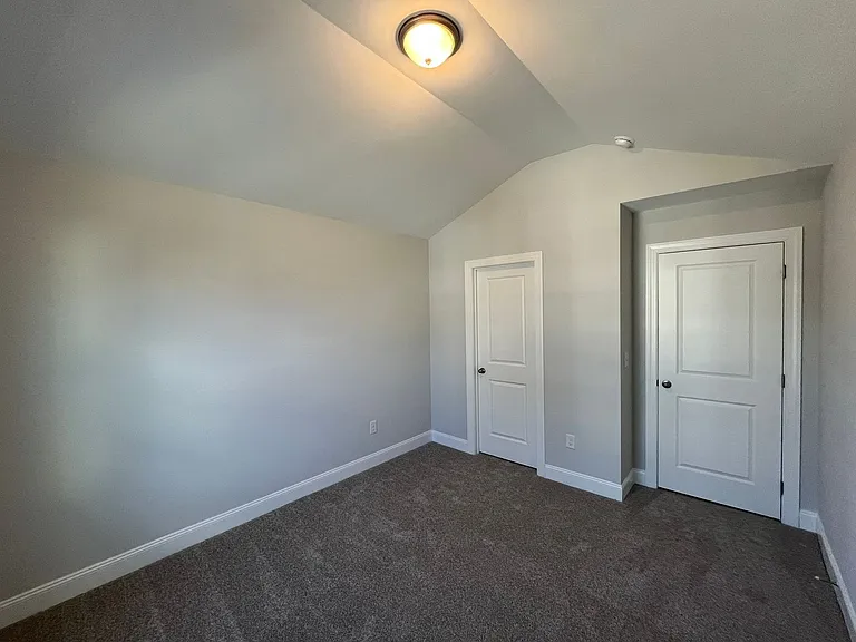 816 Challenger Ln — Photo 29
