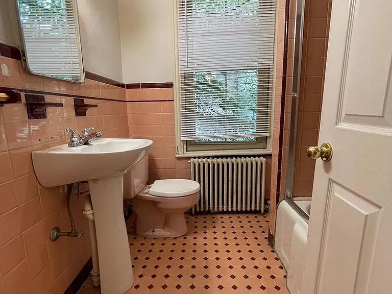 260 Lyceum Ave #2 — Photo 12