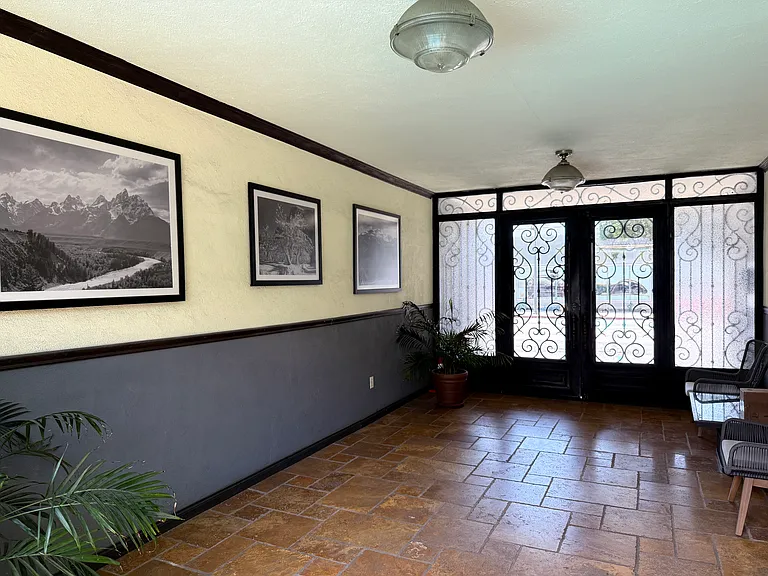 1138 S La Cienega Blvd #1 — Photo 5